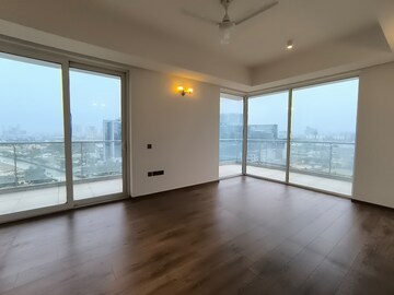 Room in 4 BHK Apartment at Mahindra Luminare, Sector 59 – for Rent