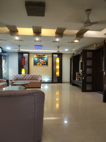 Living Room in 4 BHK Apartment at Seawoods – for Rent