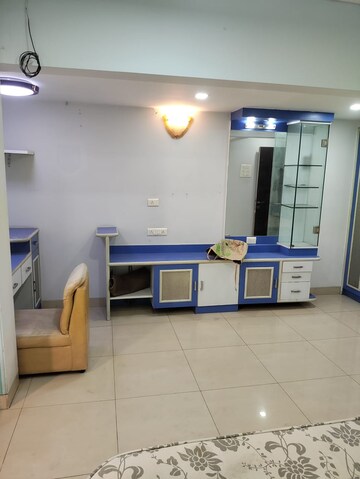 Room in 4 BHK Apartment at Seawoods – for Rent