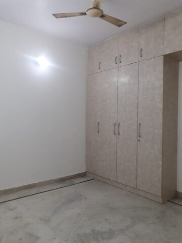Room in 3 BHK Independent House at Sector 31 – for Rent