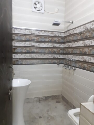 Bathroom in 3 BHK Independent House at Sector 31 – for Rent