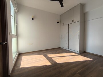 Room in 3 BHK Apartment at Conscient Hines Elevate, Sector 59 – for Rent