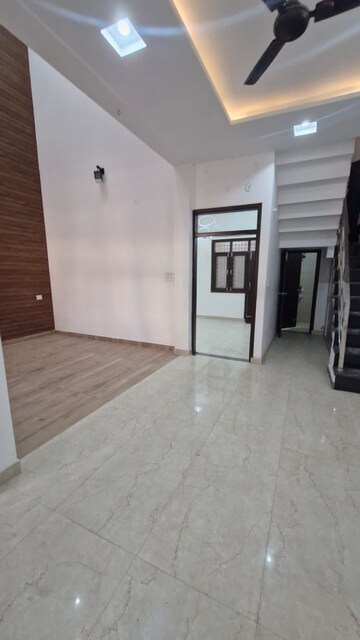 Master Bedroom in 3 BHK Independent House at Gms Road – for Rent