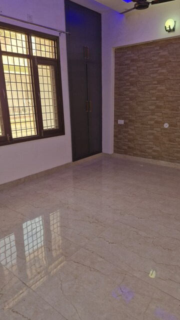 Master Bedroom in 3 BHK Independent House at Gms Road – for Rent