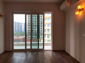 Room in 3 BHK Apartment at Conscient Hines Elevate, Sector 59 – for Rent
