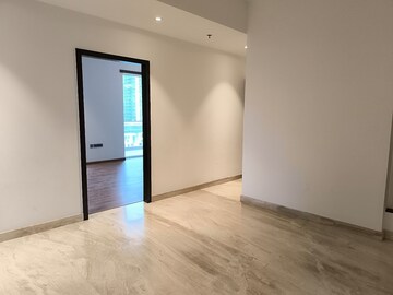 Room in 4 BHK Apartment at Mahindra Luminare, Sector 59 – for Rent