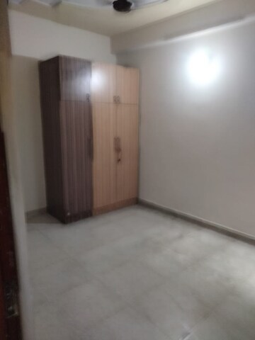 Room in 3 BHK Builder Floor at Shakti Khand Iii – for Rent