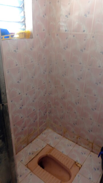 Bathroom in 1 BHK Apartment at Dombivli West – for Rent