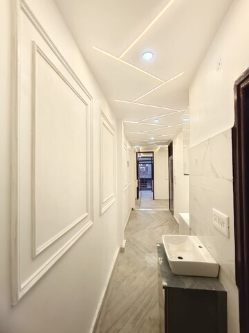 Building Lobby in 2.5 BHK Builder Floor at Uttam Nagar West – for Rent
