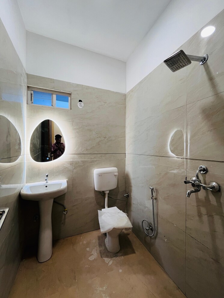 Master Bedroom, gomti nagar 5 Bedroom 2152 Sq.Ft. Independent House In Gomti Nagar Lucknow 7964520