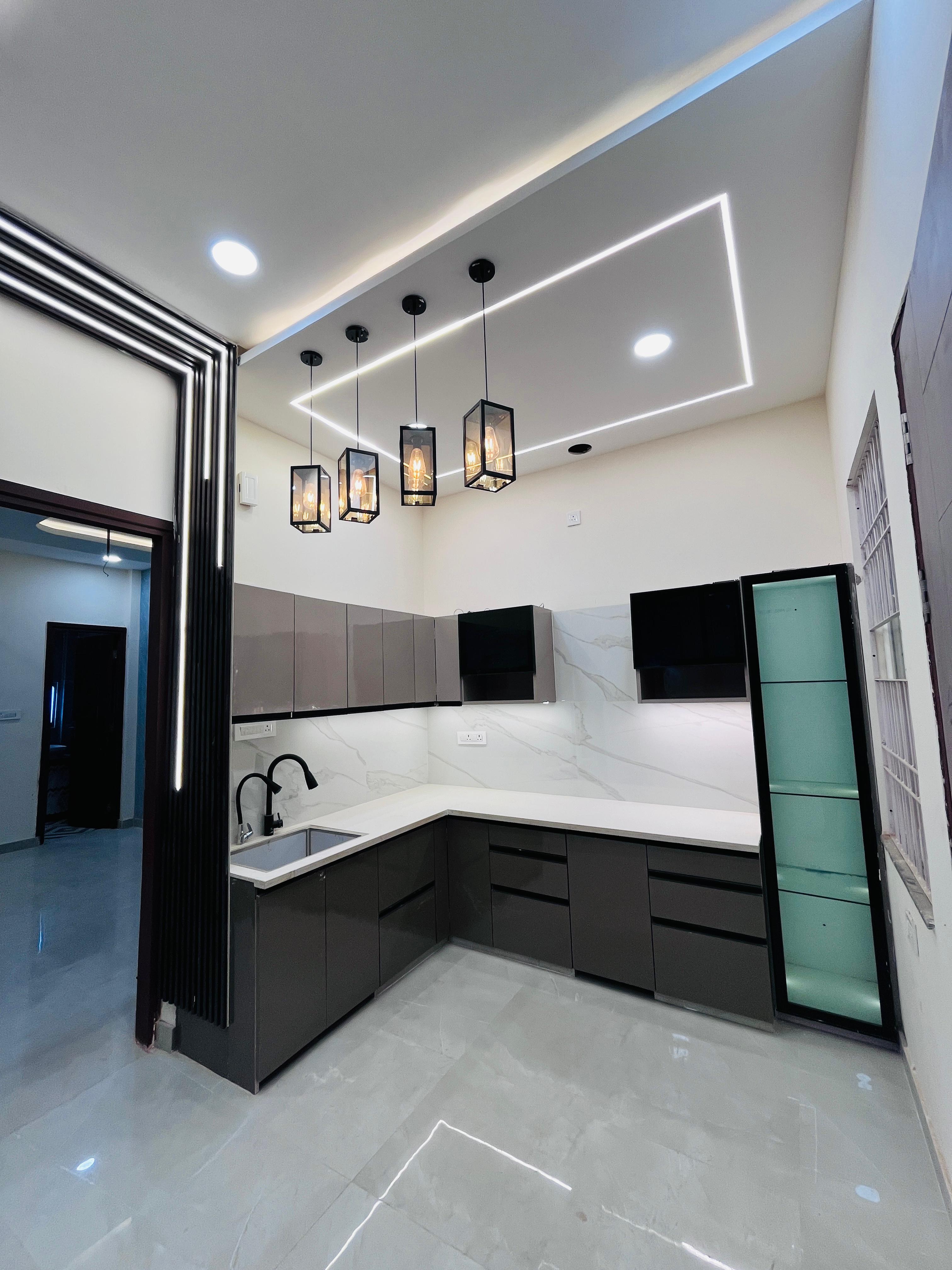 5 BHK + Pooja Room,Servant Room Independent House For Sale in Pratap Properties 