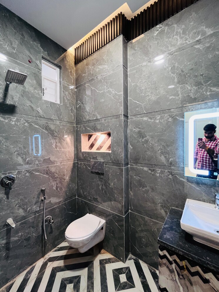 Bathroom, gomti nagar 5 Bedroom 2152 Sq.Ft. Independent House In Gomti Nagar Lucknow 7964520