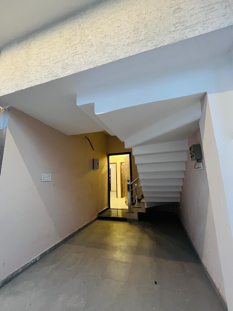 Room, gomti nagar 5 Bedroom 2152 Sq.Ft. Independent House In Gomti Nagar Lucknow 7964520