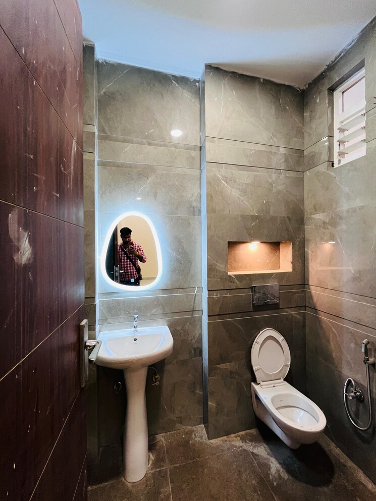Bathroom, gomti nagar 5 Bedroom 2152 Sq.Ft. Independent House In Gomti Nagar Lucknow 7964520