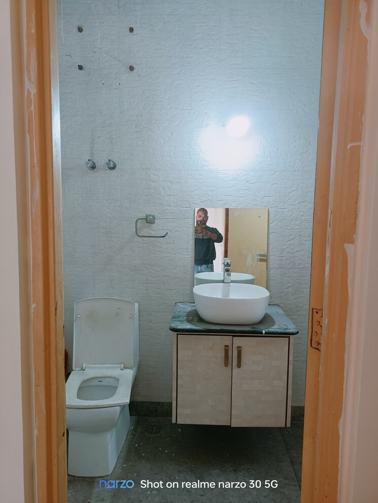 Bathroom, ip extension 3 Bedroom 1250 Sq.Ft. Apartment In Ip Extension Delhi 7964540