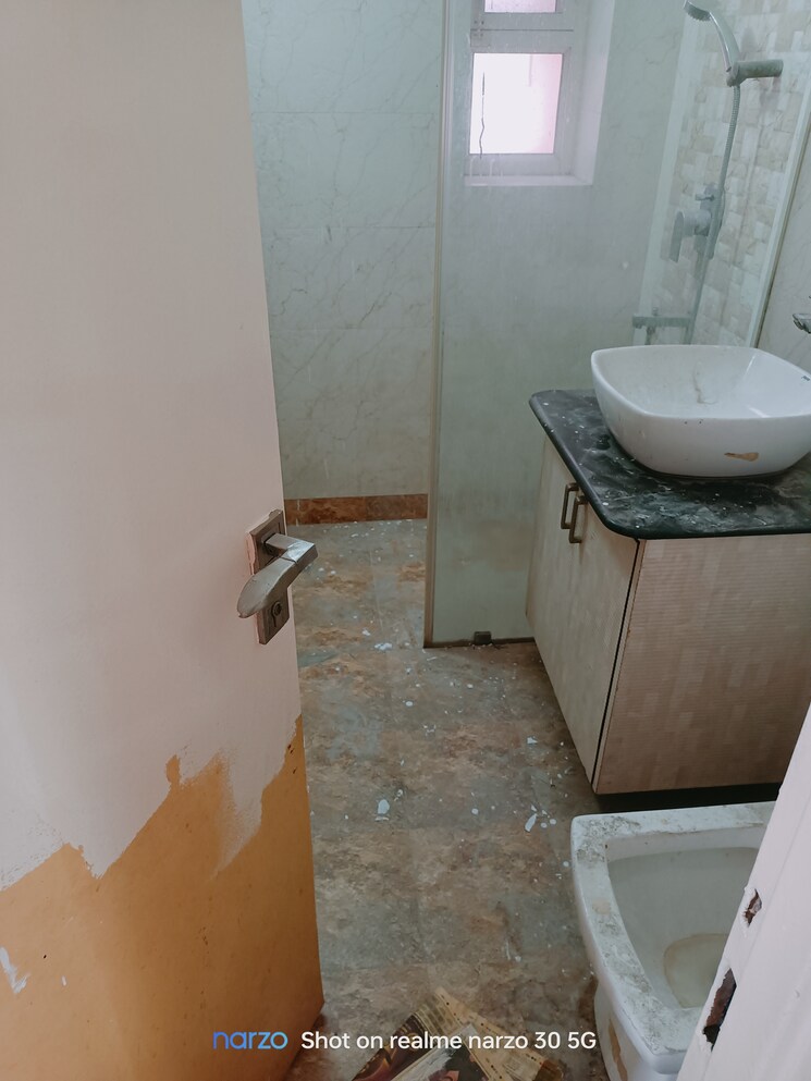 Bathroom, ip extension 3 Bedroom 1250 Sq.Ft. Apartment In Ip Extension Delhi 7964540