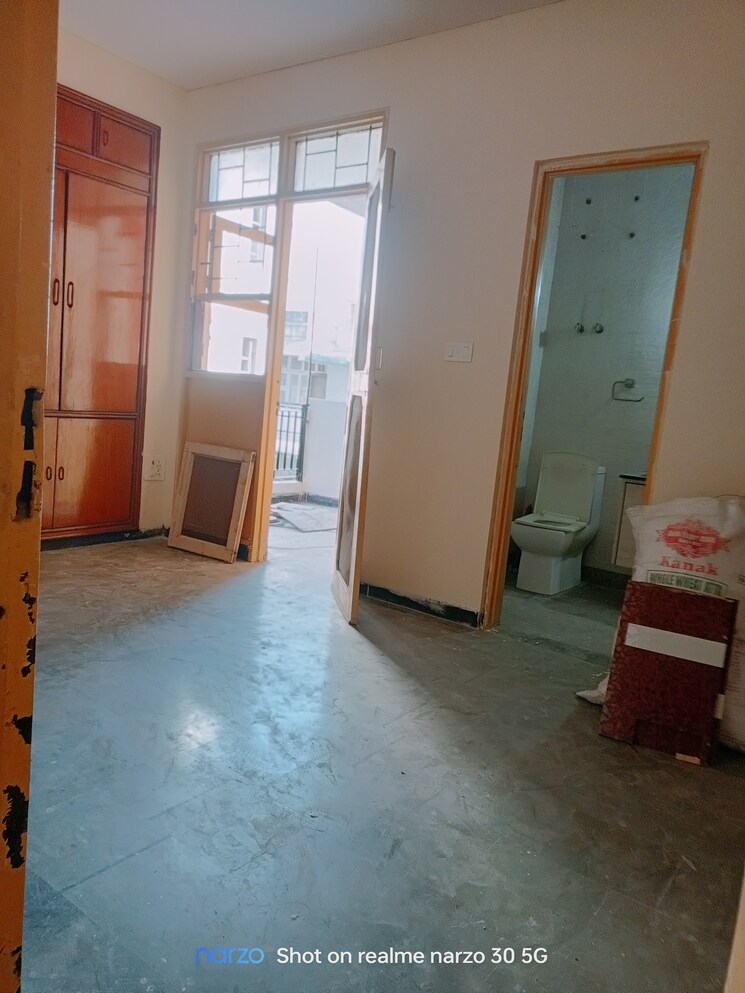 Room, ip extension 3 Bedroom 1250 Sq.Ft. Apartment In Ip Extension Delhi 7964540