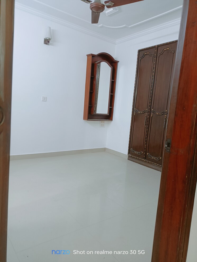 Room, ip extension 3 Bedroom 1250 Sq.Ft. Apartment In Ip Extension Delhi 7964554