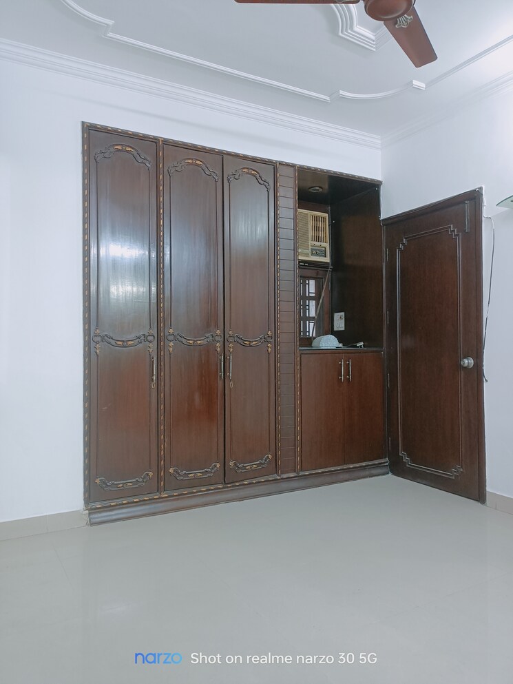 Room, ip extension 3 Bedroom 1250 Sq.Ft. Apartment In Ip Extension Delhi 7964554