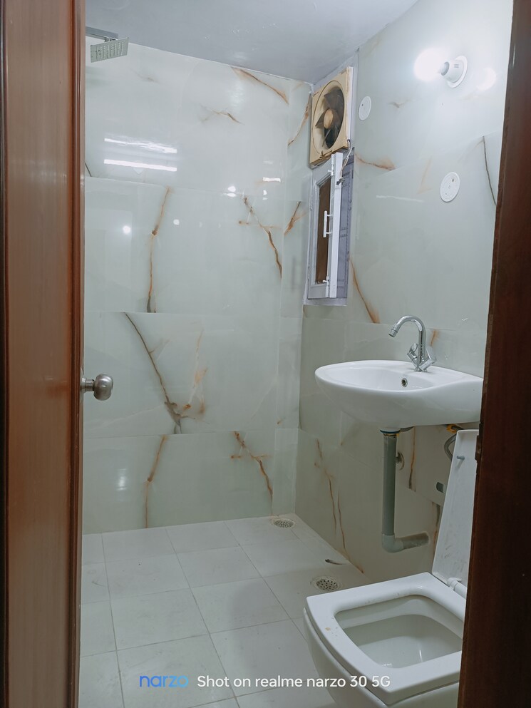 Attached Bathroom, ip extension 3 Bedroom 1250 Sq.Ft. Apartment In Ip Extension Delhi 7964554