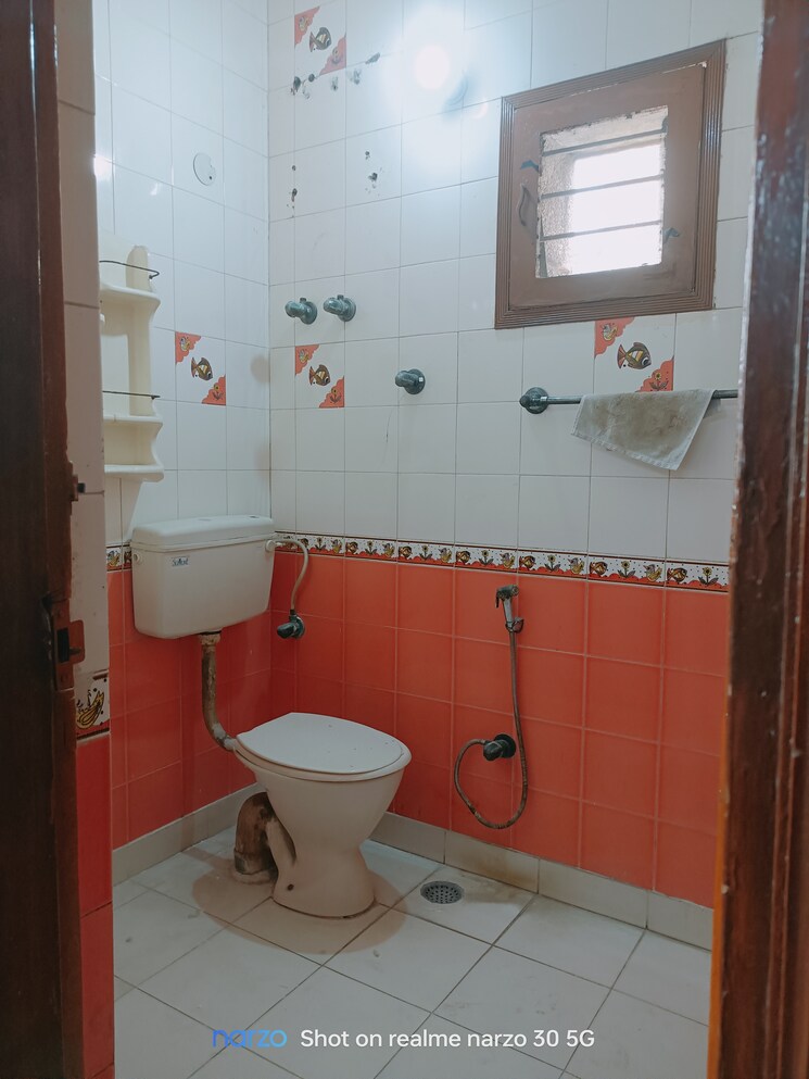 Bathroom, ip extension 3 Bedroom 1250 Sq.Ft. Apartment In Ip Extension Delhi 7964560