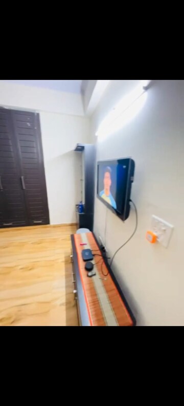 Furnished Amenities in 2.5 BHK Apartment at Amrapali Zodiac, Sector 120 – for Rent