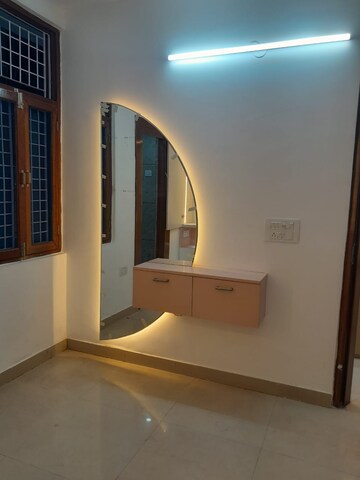 Furnished Amenities in 2 BHK Builder Floor at Niti Khand – for Rent