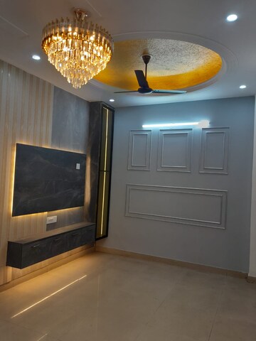 Furnished Amenities in 2 BHK Builder Floor at Niti Khand – for Rent