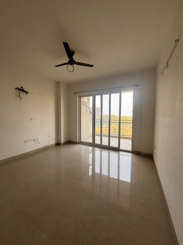 Room in 4 BHK Apartment at Shalimar Belvedere Court, Gomti Nagar – for Rent