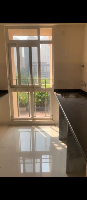 1.5 BHK Apartment For Rent in Vijay Orovia, Ghodbunder Road