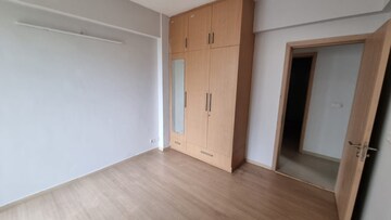 Room in 4 BHK Apartment at DLF New Town Heights I, Sector 90 – for Rent