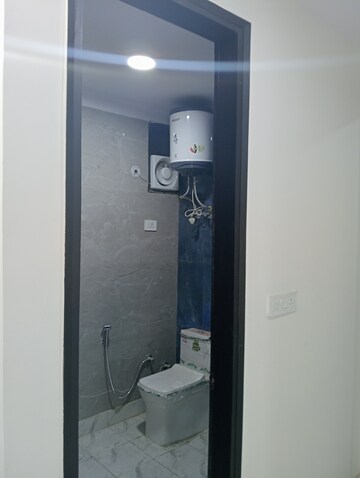 Furnished Amenities in 3 BHK Builder Floor at Govindpuri – for Sale