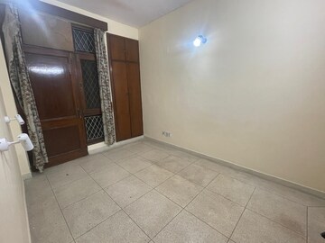 Room in 3 BHK Builder Floor at Shivalik Colony – for Rent