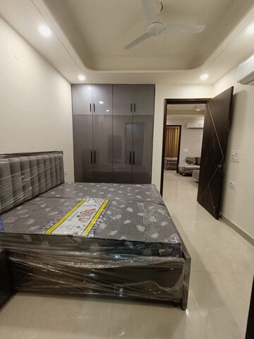 Bedroom in 2 BHK Builder Floor at Saurabh Niwas, Sector 40 – for Rent
