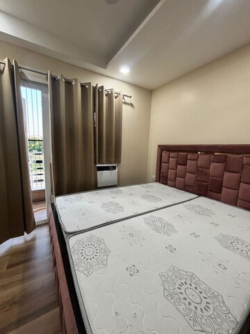 Bedroom in 1 BHK Builder Floor at Global Arcade, Sector 42 – for Rent