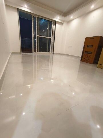 Furnished Amenities in 4 BHK Builder Floor at RWA Surya Vihar, Sector 21 – for Rent