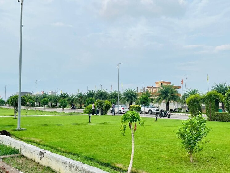 Garden, sushant golf city  1200 Sq.Yd. Plot In Sushant Golf City Lucknow 7964989