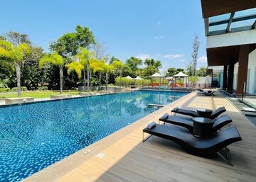 Swimming Pool in 4 BHK Villa at Prestige Golfshire, Nandi Hills – for Rent