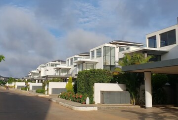 4 BHK Villa – Exterior View View at Prestige Golfshire, Nandi Hills - for Rent
