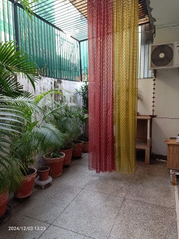 Balcony in 2 BHK Builder Floor at RWA Apartments Sector 50, Sector 50 – for Rent