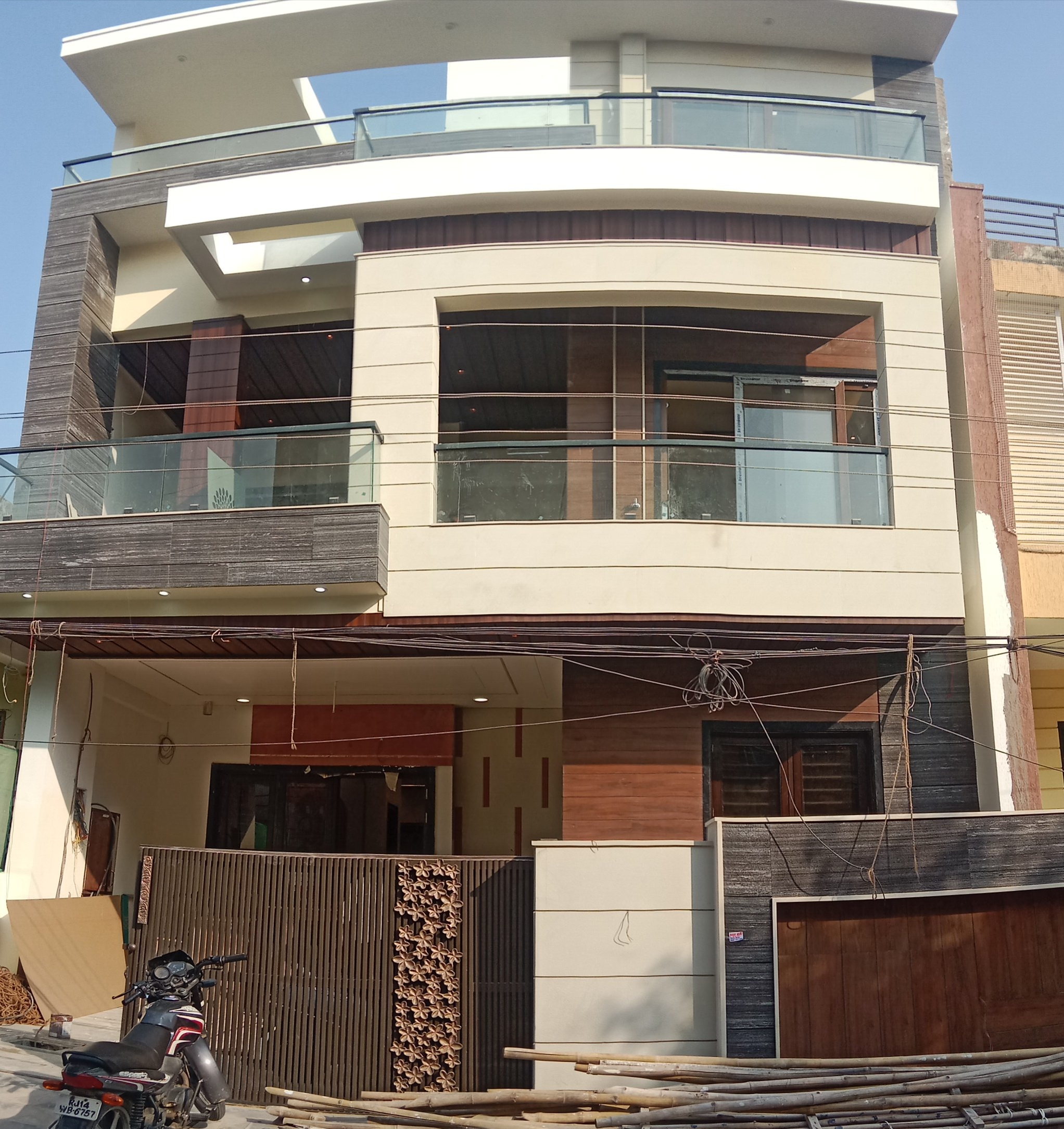 6 BHK + Pooja Room,Servant Room,Extra Room Independent House For Sale in Apni Zameen Apna Aasman 