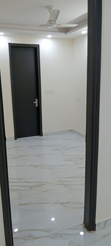 Room in 2 BHK Builder Floor at Govindpuri – for Rent
