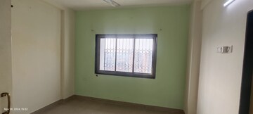 Room in 3 BHK Apartment at Yamunotri CHS, Dahisar East – for Rent