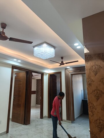 Furnished Amenities in 2 BHK Builder Floor at Sector 72 – for Sale