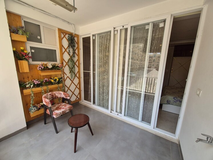 Balcony, vip road 3 Bedroom 1625 Sq.Ft. Apartment In Vip Road Zirakpur 7965141