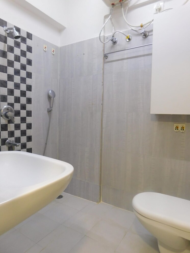 Bathroom, shravanthi-paramount 6 Bedroom 2910 Sq.Ft. Apartment In Hulimavu Bangalore 7965216