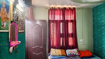Furnished Amenities in 3 BHK Builder Floor at Ganesh Nagar – for Sale