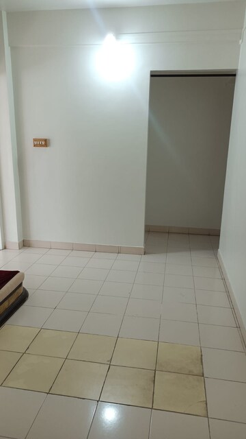 Room in 1 BHK Apartment at Vardhaman Township, Hadapsar – for Rent
