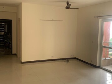 Room in 3 BHK Apartment at BPTP The Resort, Sector 75 – for Rent
