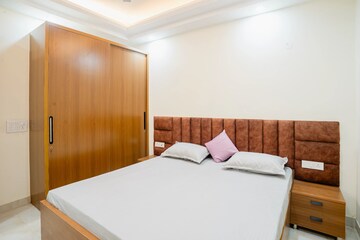 Bedroom in 2 BHK Builder Floor at Sector 55 – for Rent
